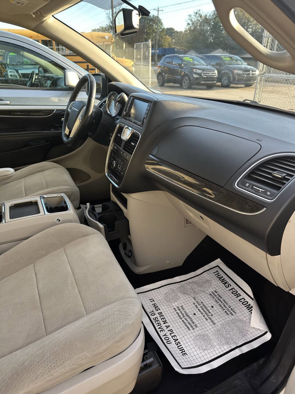 Used 2013 Chrysler Town & Country Touring image 23