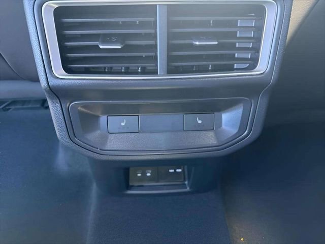 New 2026 Volkswagen Atlas Cross Sport SEL Premium R-Line image 7