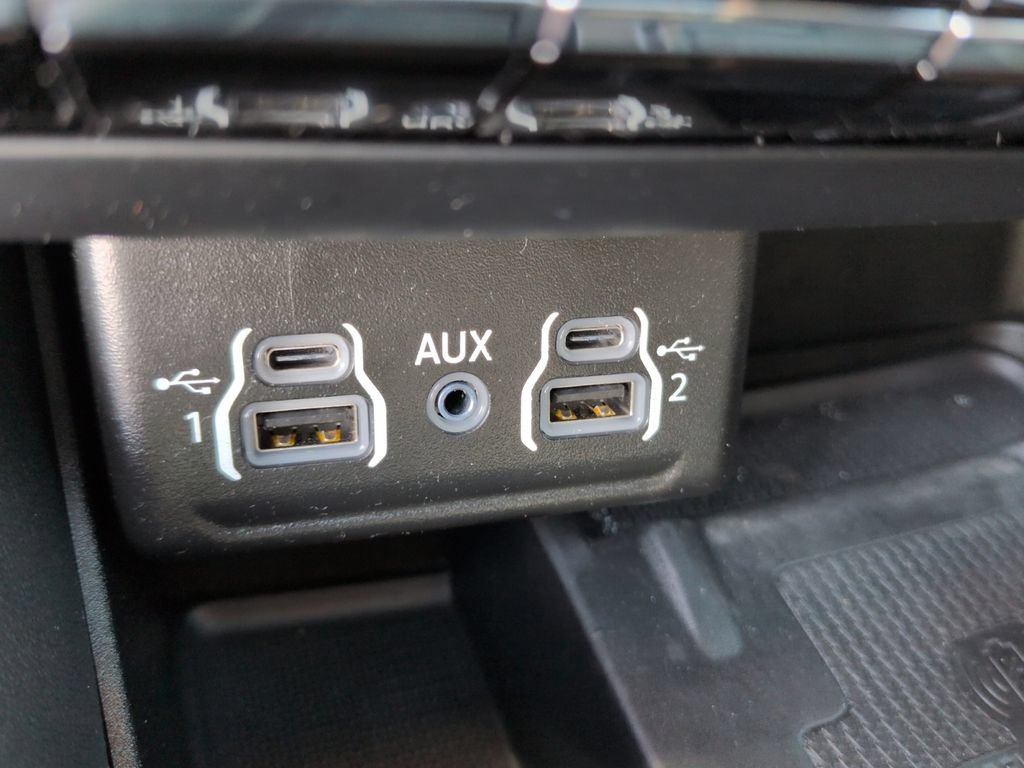 Used 2023 Dodge Durango R/T AWD/4WD image 21