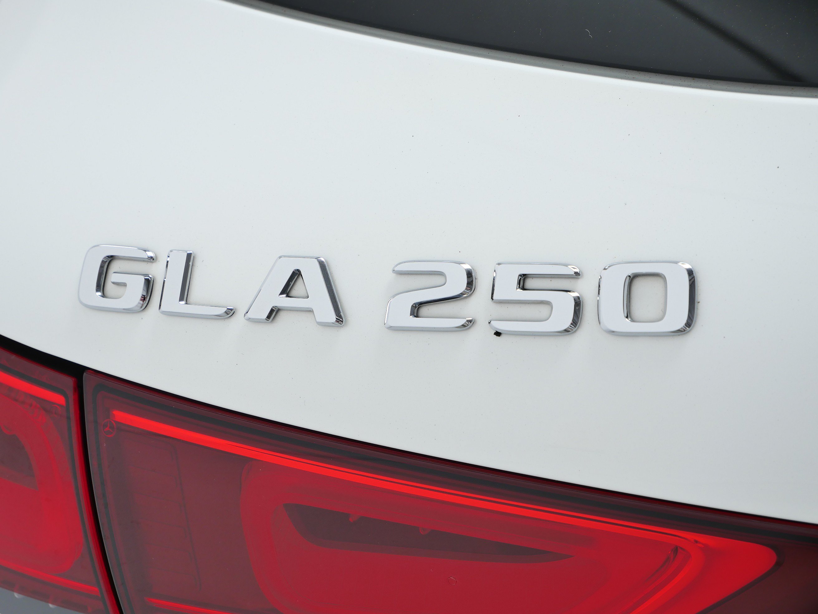 Used 2022 Mercedes-Benz GLA 250 4MATIC image 7