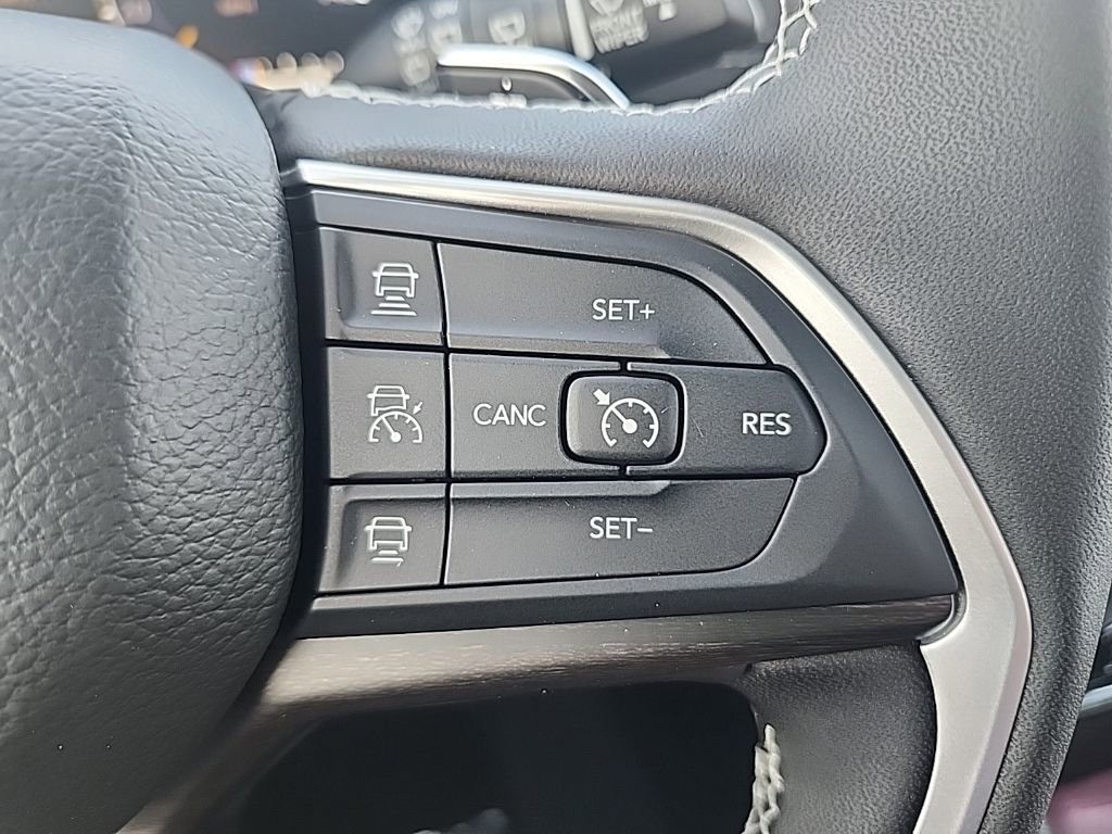 New 2025 Jeep Grand Cherokee L Limited w/ Black Appearance Package image 32