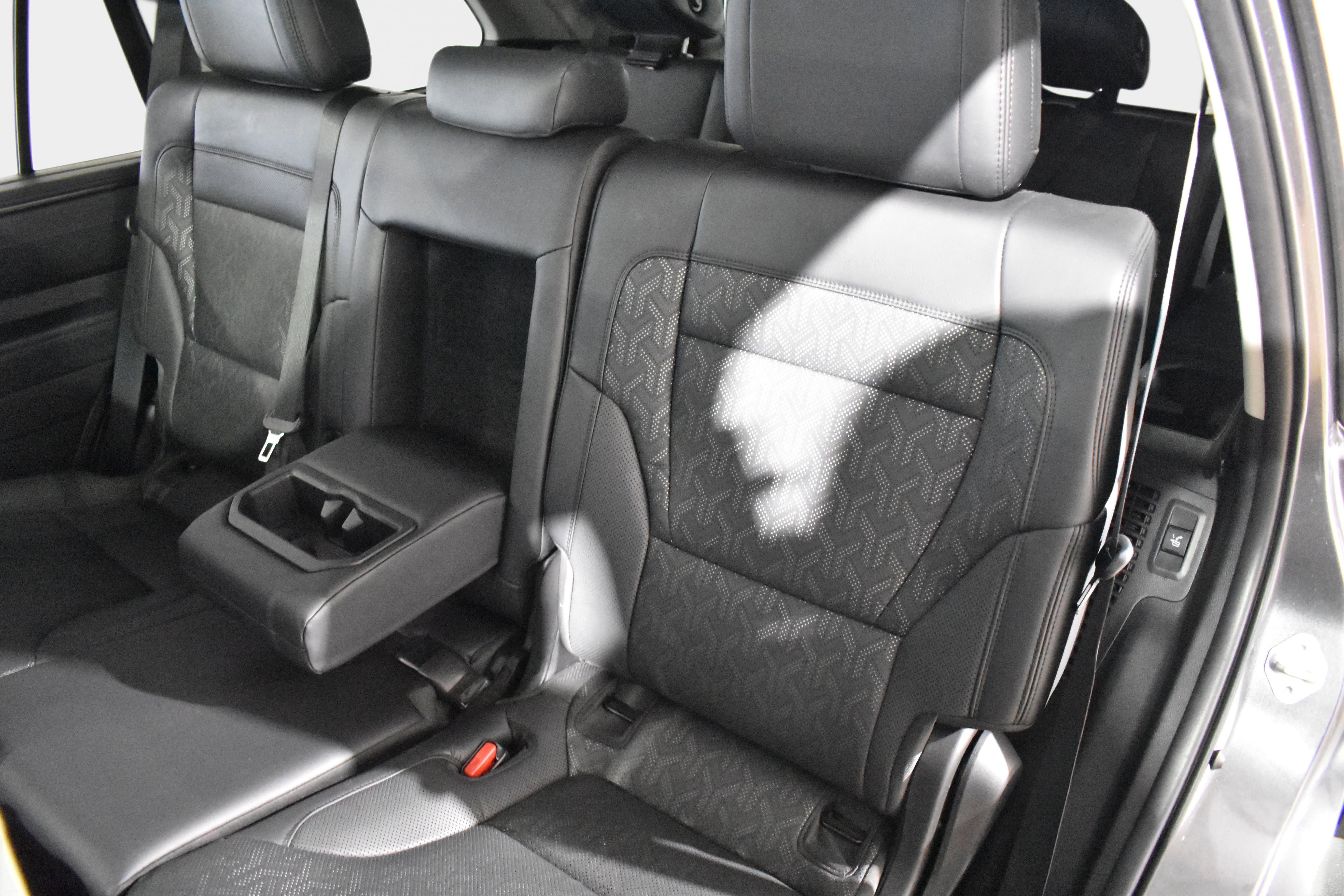 Used 2024 Toyota Sequoia Limited w/ Tow Technology Package AWD/4WD image 34