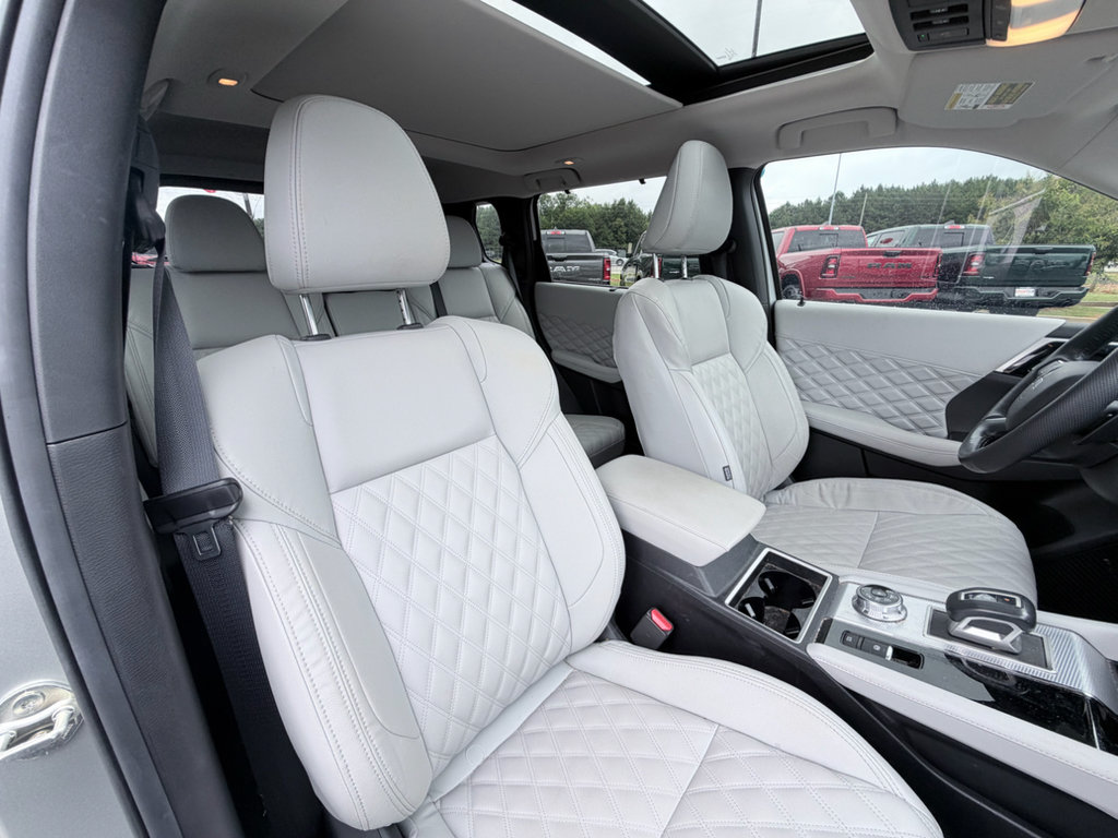 Used 2024 Mitsubishi Outlander SEL FWD image 20