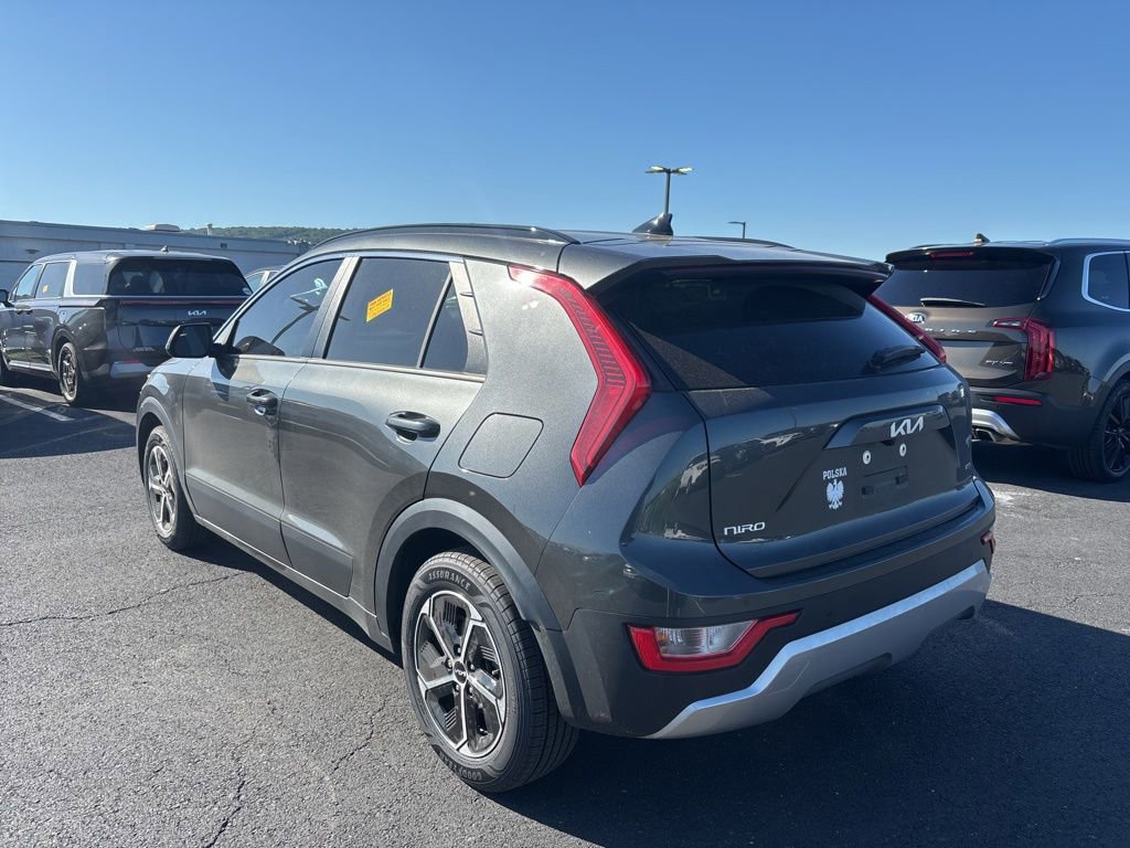 Used 2023 Kia Niro EX FWD image 5