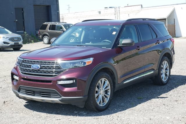 Used 2022 Ford Explorer XLT w/ Equipment Group 202A AWD/4WD image 8