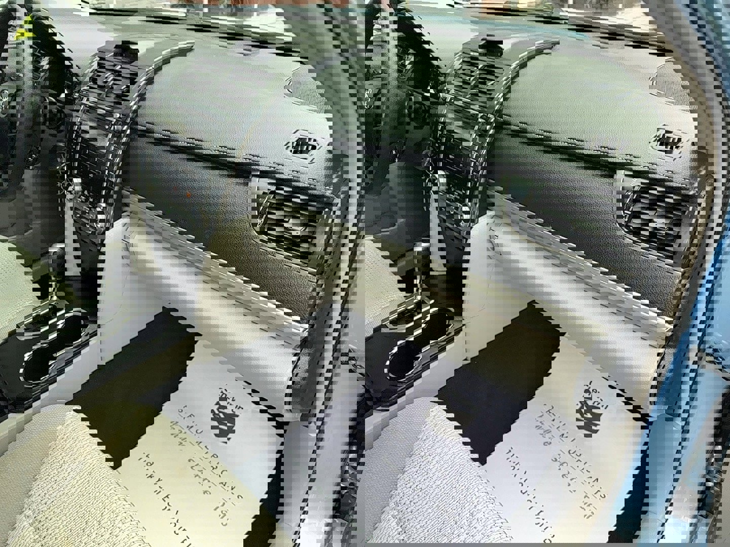 Used 2012 Toyota Camry L image 17