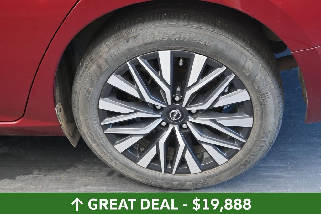 Used 2025 Nissan Altima 2.5 SV FWD image 13