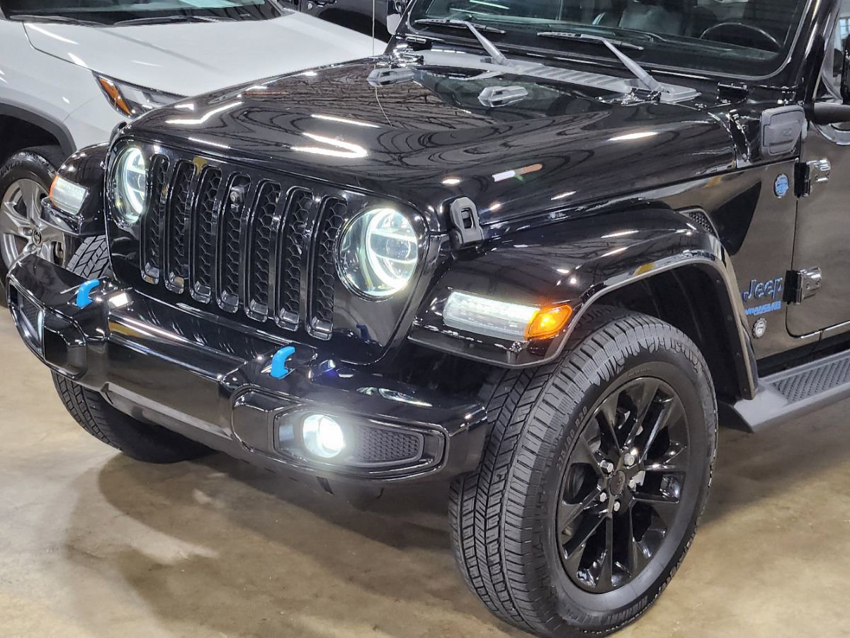 Used 2021 Jeep Wrangler Unlimited Sahara AWD/4WD image 14