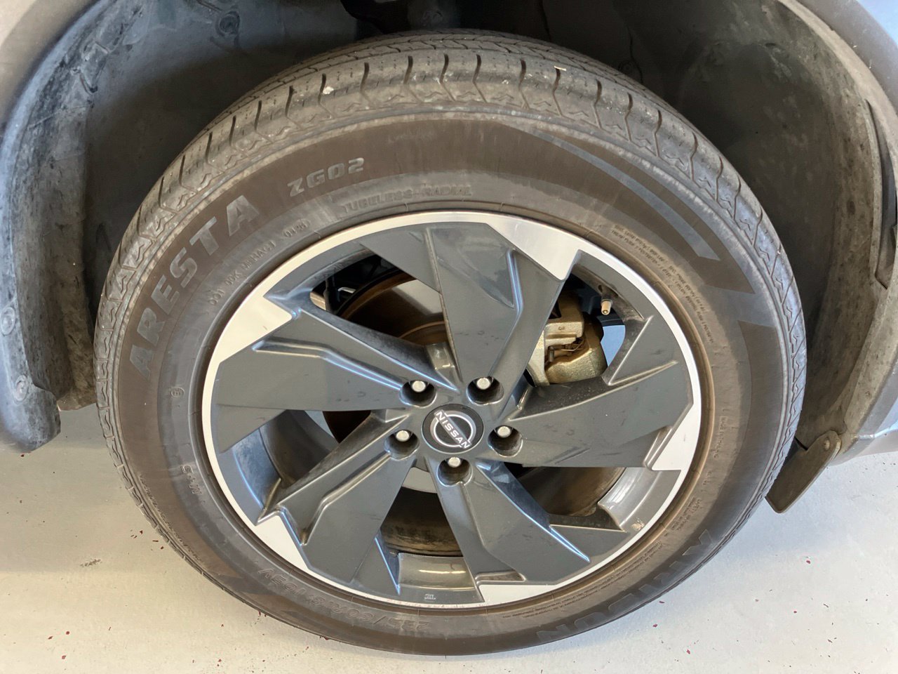 Used 2025 Nissan Rogue SV FWD image 13