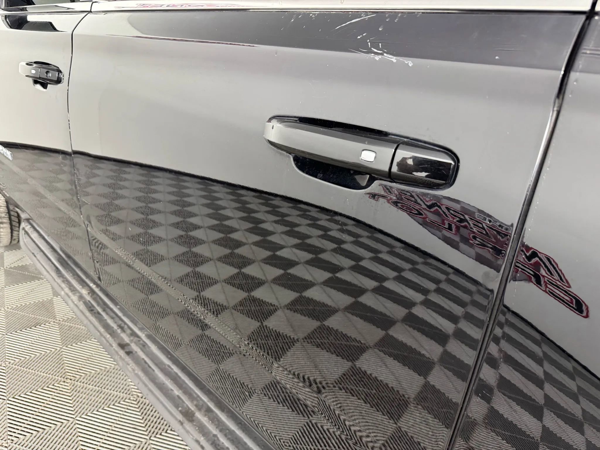 Used 2015 Chevrolet Suburban LT w/ Luxury Package image 26