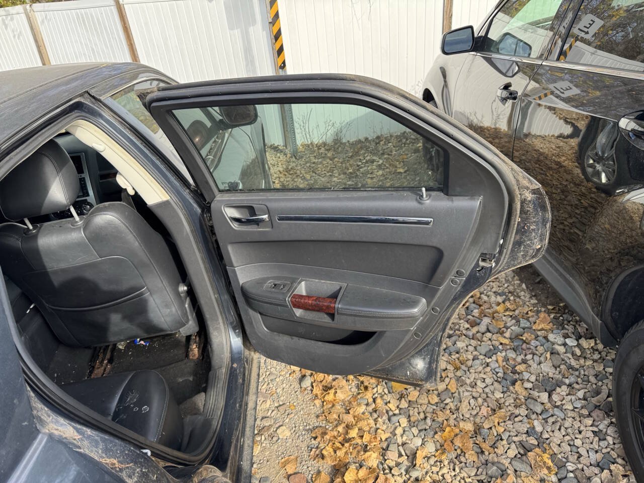 Used 2008 Chrysler 300 C w/ Navigation & Sound Group II RWD image 25