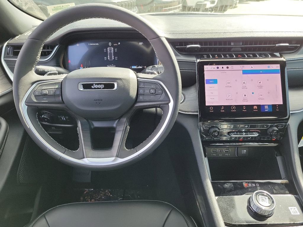 New 2025 Jeep Grand Cherokee Limited w/ Black Appearance Package image 3