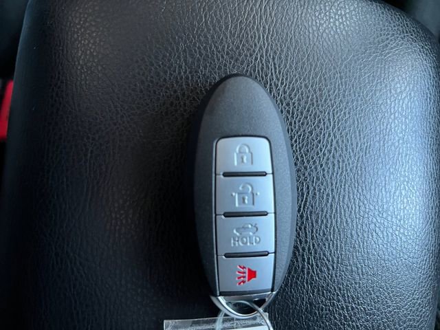 Used 2016 Nissan Rogue SV image 23