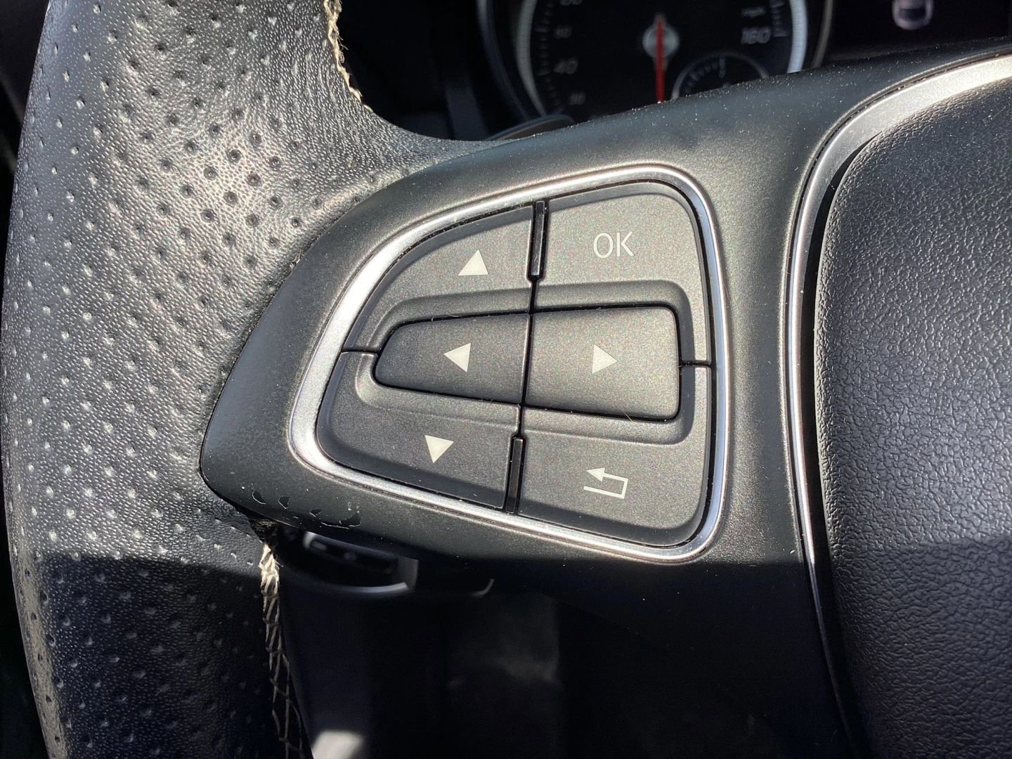 Used 2017 Mercedes-Benz CLA 250 4MATIC image 40