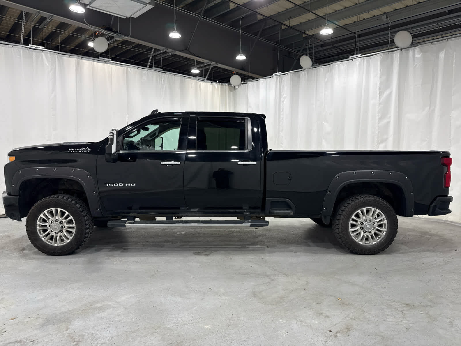 Certified 2020 Chevrolet Silverado 3500 High Country AWD/4WD image 2