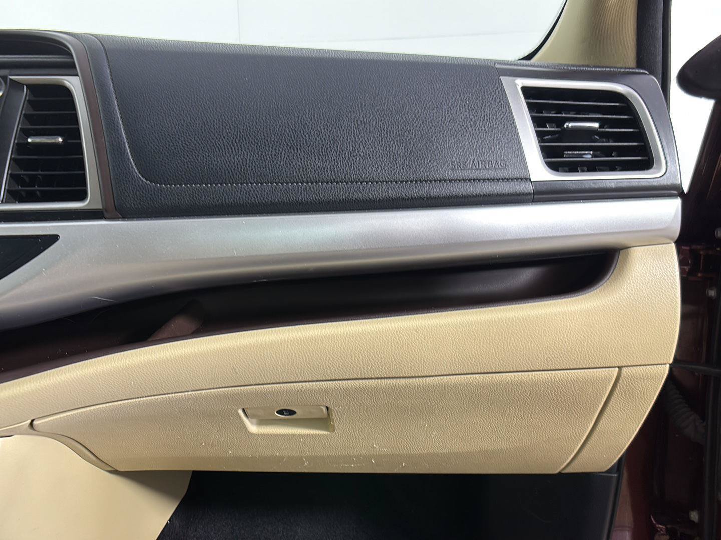 Used 2015 Toyota Highlander XLE AWD/4WD image 27