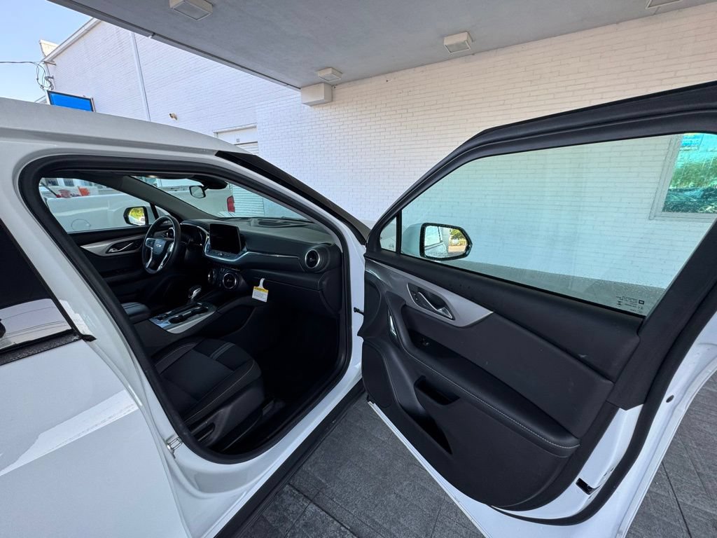 Used 2024 Chevrolet Blazer LT FWD image 15