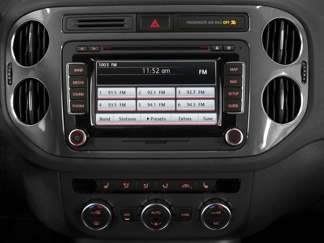 Used 2017 Volkswagen Tiguan Limited w/ Premium Package image 10