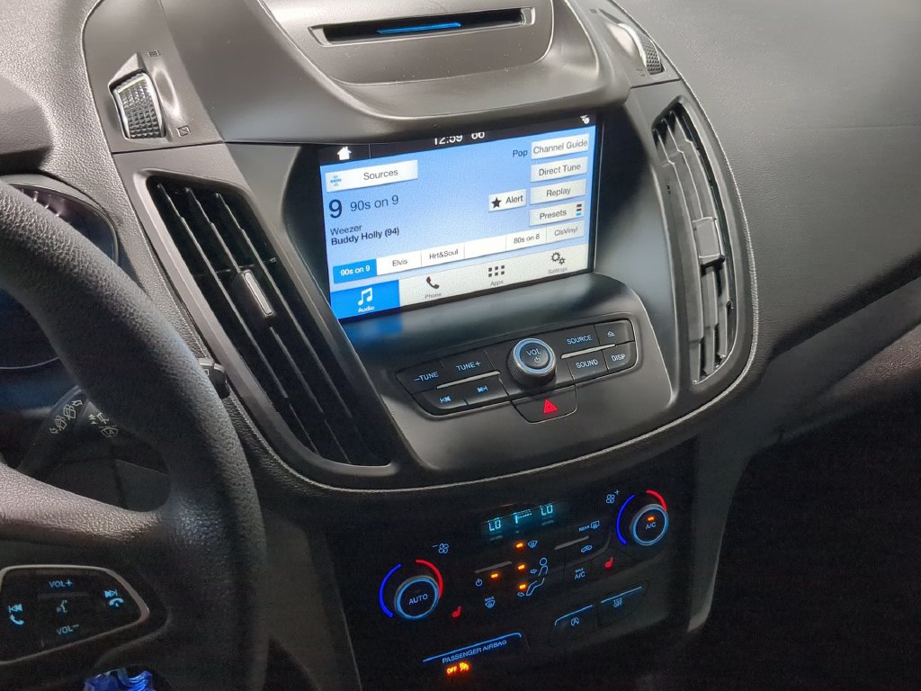 Used 2018 Ford Escape SE w/ Ford Safe & Smart Package FWD image 34