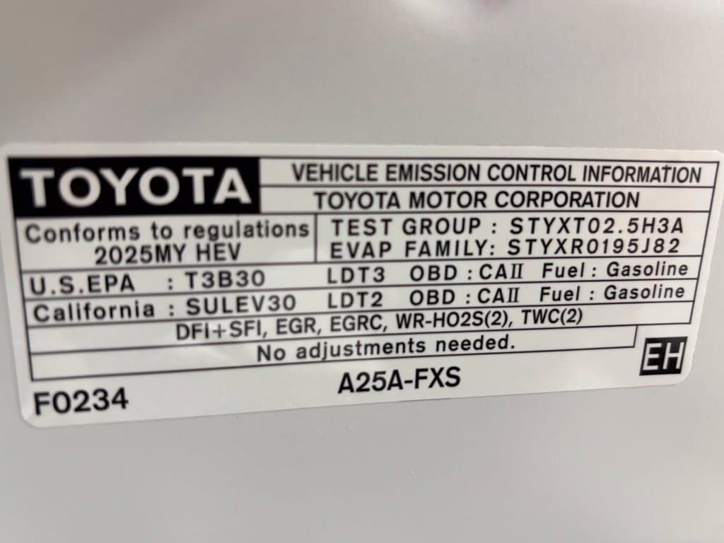 Used 2025 Toyota Sienna XLE AWD/4WD image 71