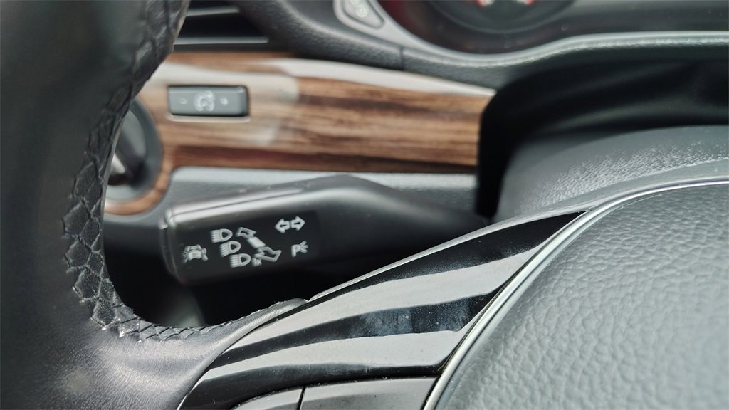 Used 2020 Volkswagen Passat 2.0T SEL image 18