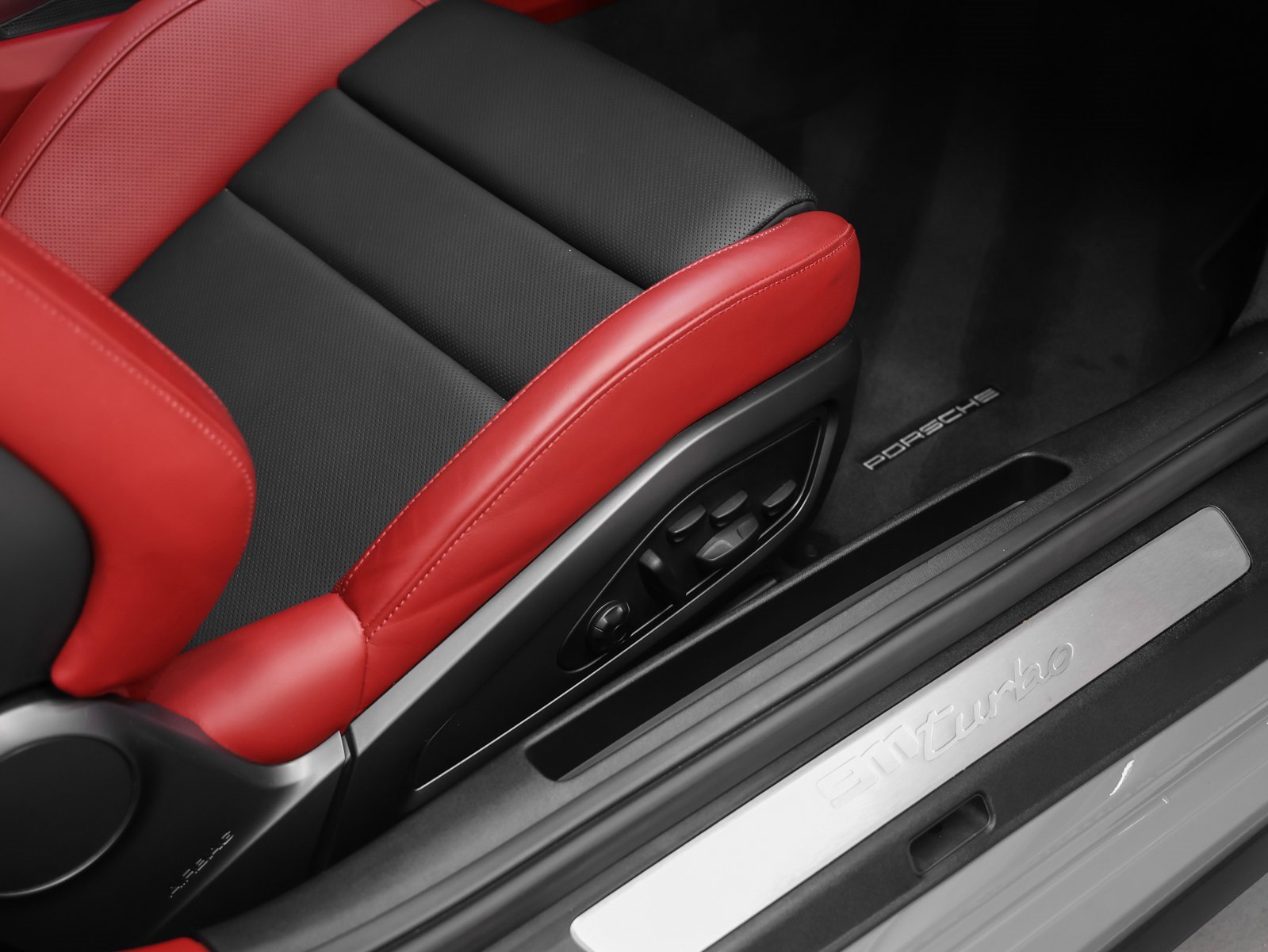 Used 2023 Porsche 911 Turbo image 25