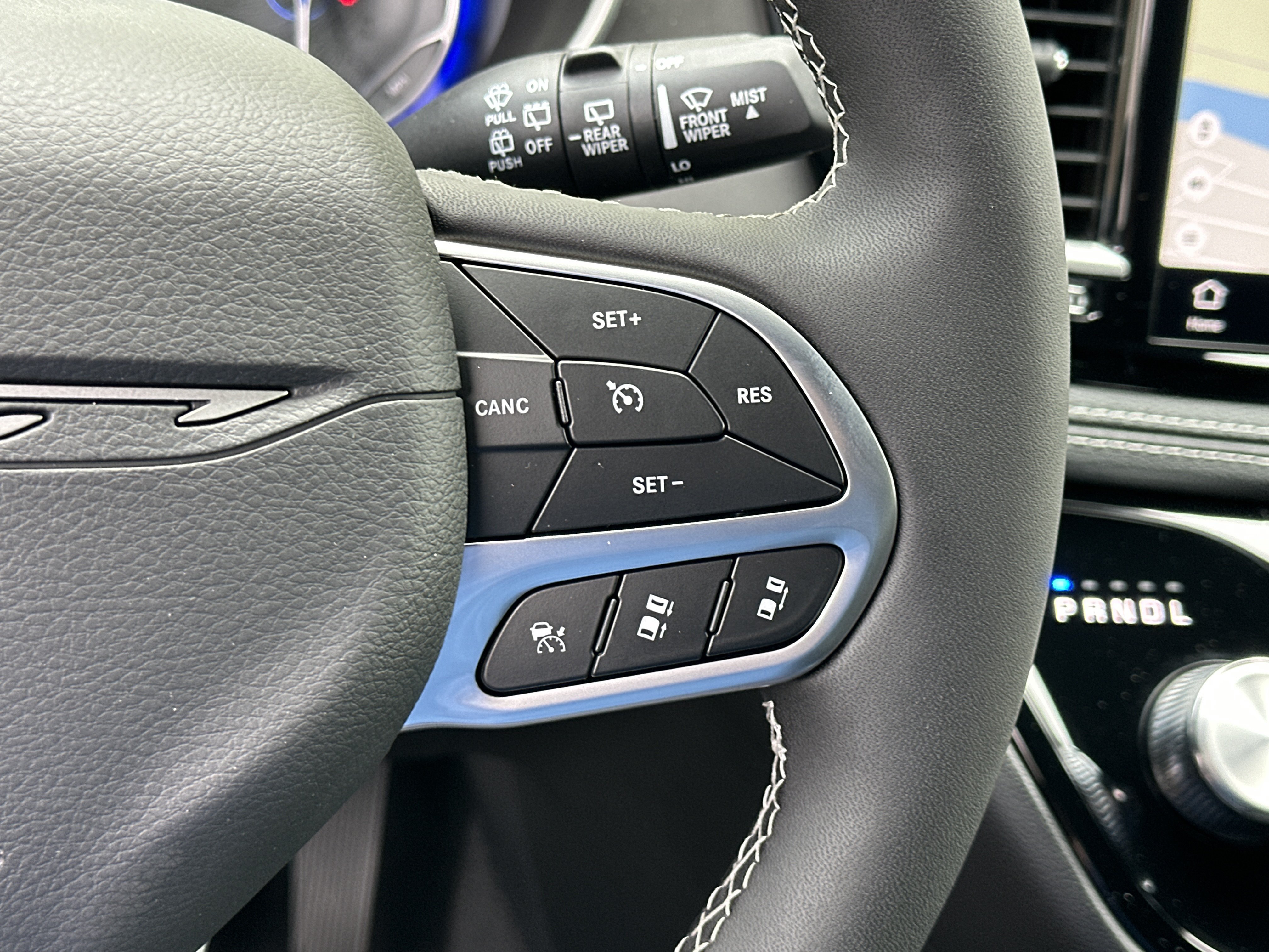 New 2027 Chrysler Pacifica Select w/ Family Tech Group FWD image 8