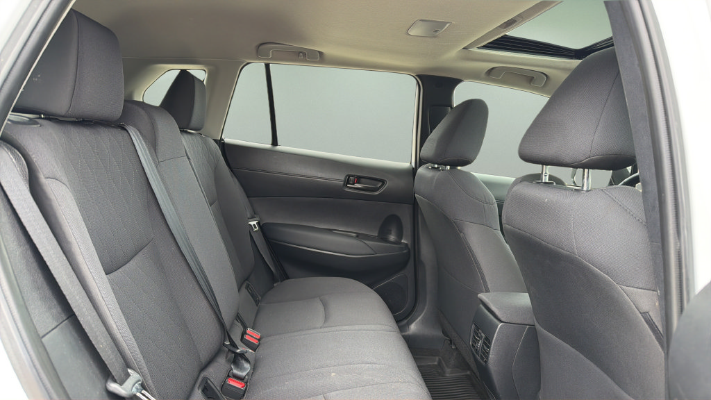 Used 2024 Toyota Corolla Cross LE w/ Moonroof Package AWD/4WD image 15