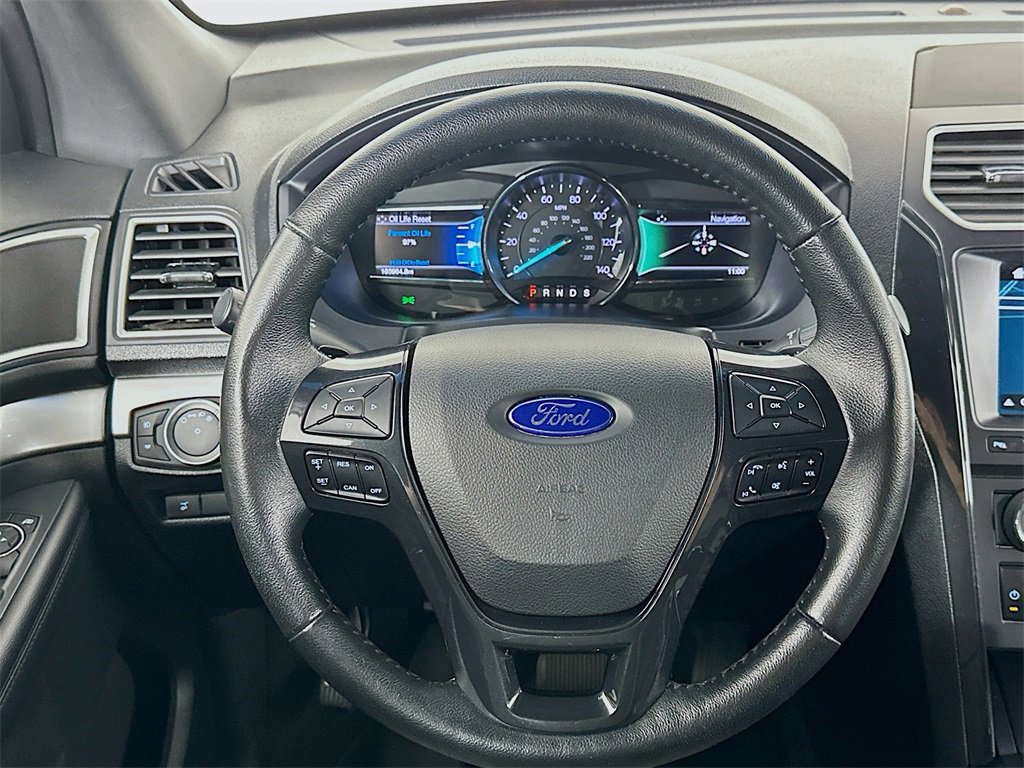 Used 2017 Ford Explorer XLT w/ Equipment Group 202A image 14