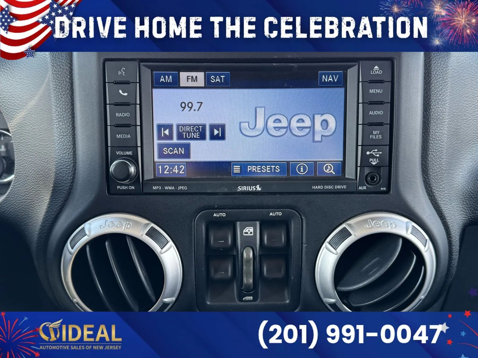 Used 2011 Jeep Wrangler Unlimited Sahara w/ Dual Top Group AWD/4WD image 13