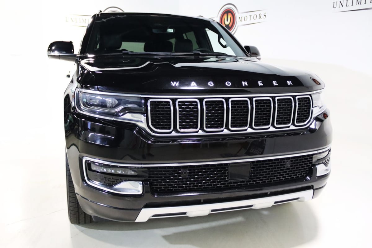 Used 2023 Jeep Wagoneer L Series II w/ Premium Group I AWD/4WD image 25