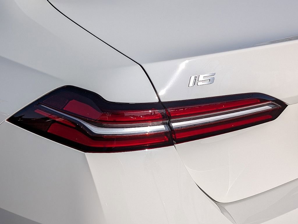 Used 2024 BMW i5 M60 image 12