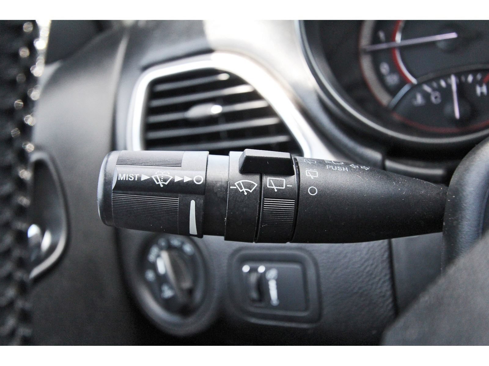 Used 2019 Dodge Journey Crossroad w/ Nav & Sun Group FWD image 21