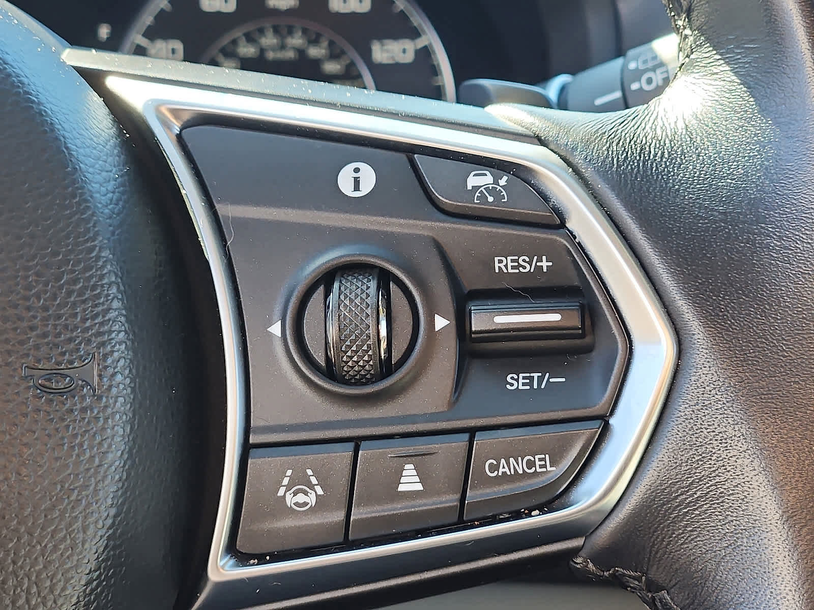 Used 2023 Acura RDX AWD w/ Technology Package image 23