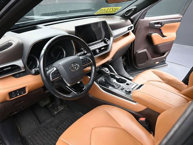 Used 2021 Toyota Highlander Platinum image 40
