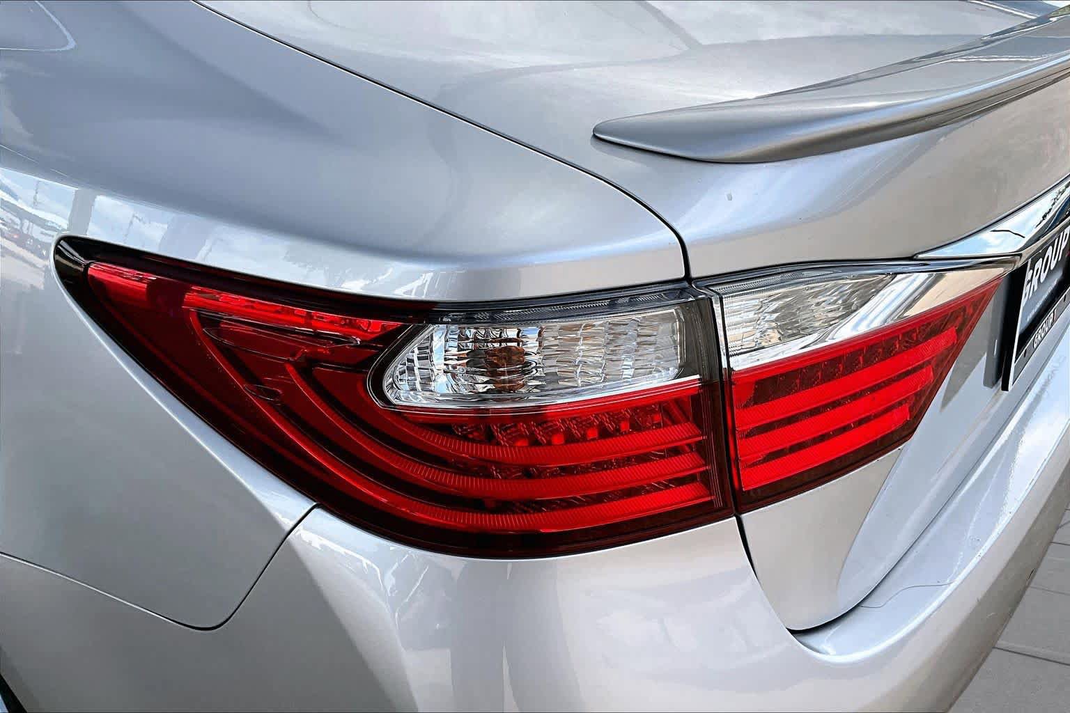 Used 2013 Lexus ES 350 w/ Luxury Pkg FWD image 28