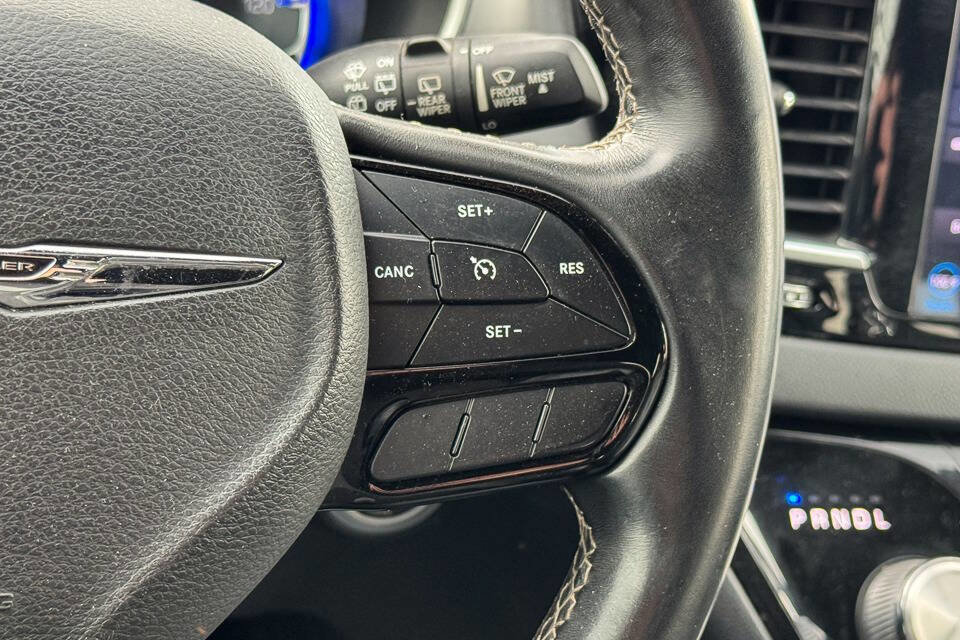 Used 2018 Chrysler Pacifica Touring-L w/ Premium Audio Group image 27