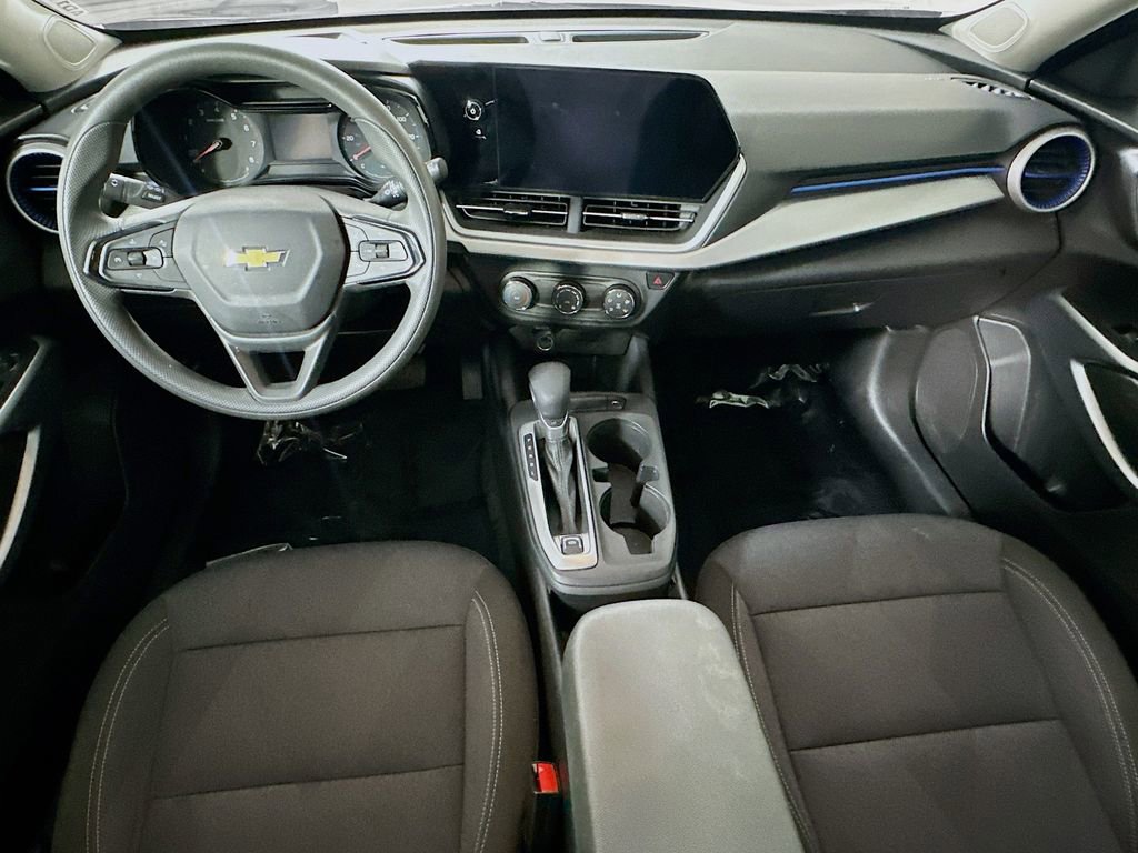 Used 2025 Chevrolet Trax LS FWD image 16