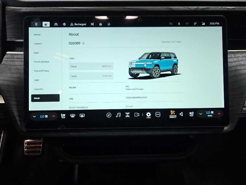Used 2023 Rivian R1S Adventure AWD/4WD image 10