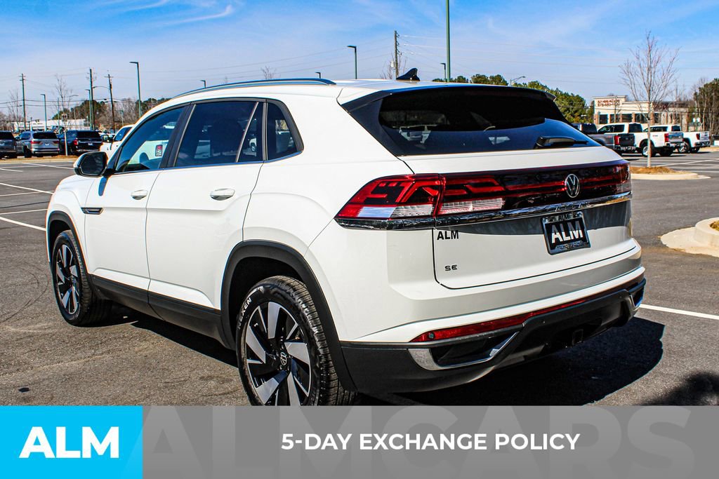 Used 2024 Volkswagen Atlas Cross Sport SE image 3