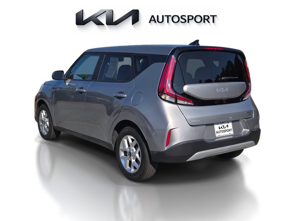 Certified 2025 Kia Soul LX w/ LX Technology Package FWD image 10