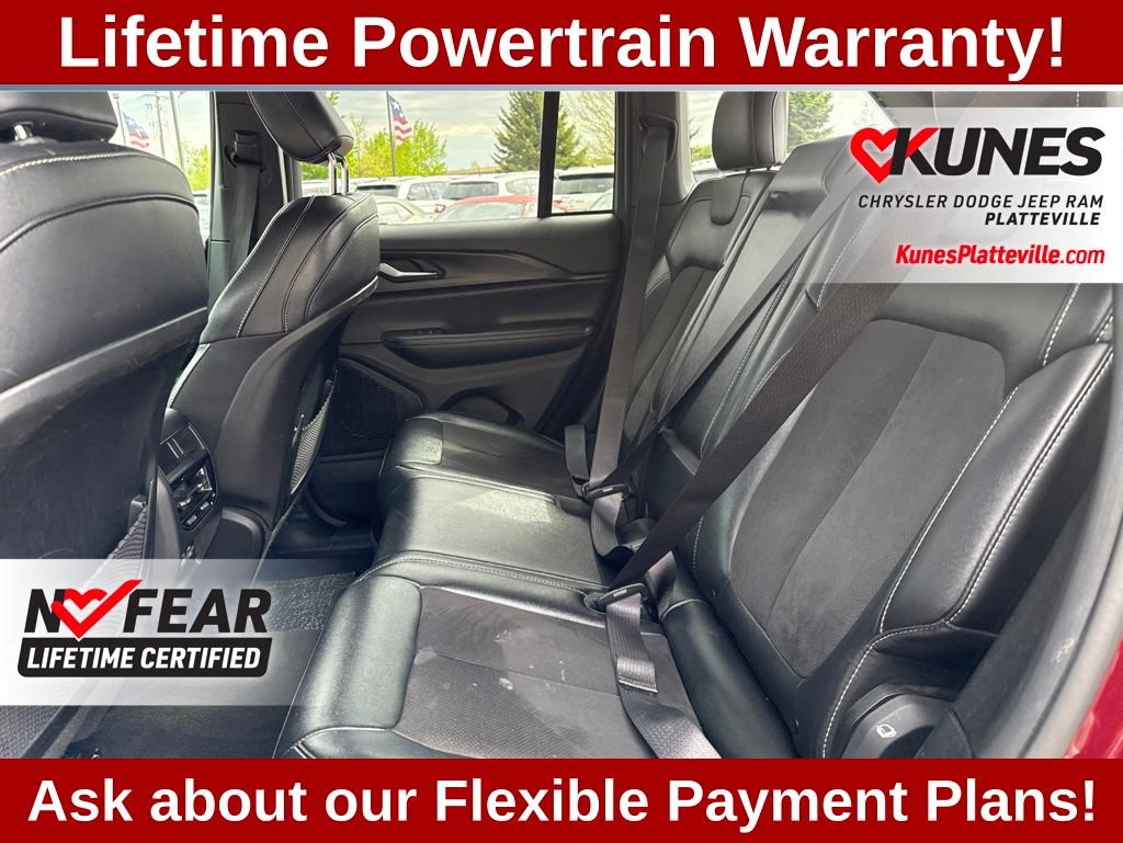 Used 2024 Jeep Grand Cherokee Altitude AWD/4WD image 25