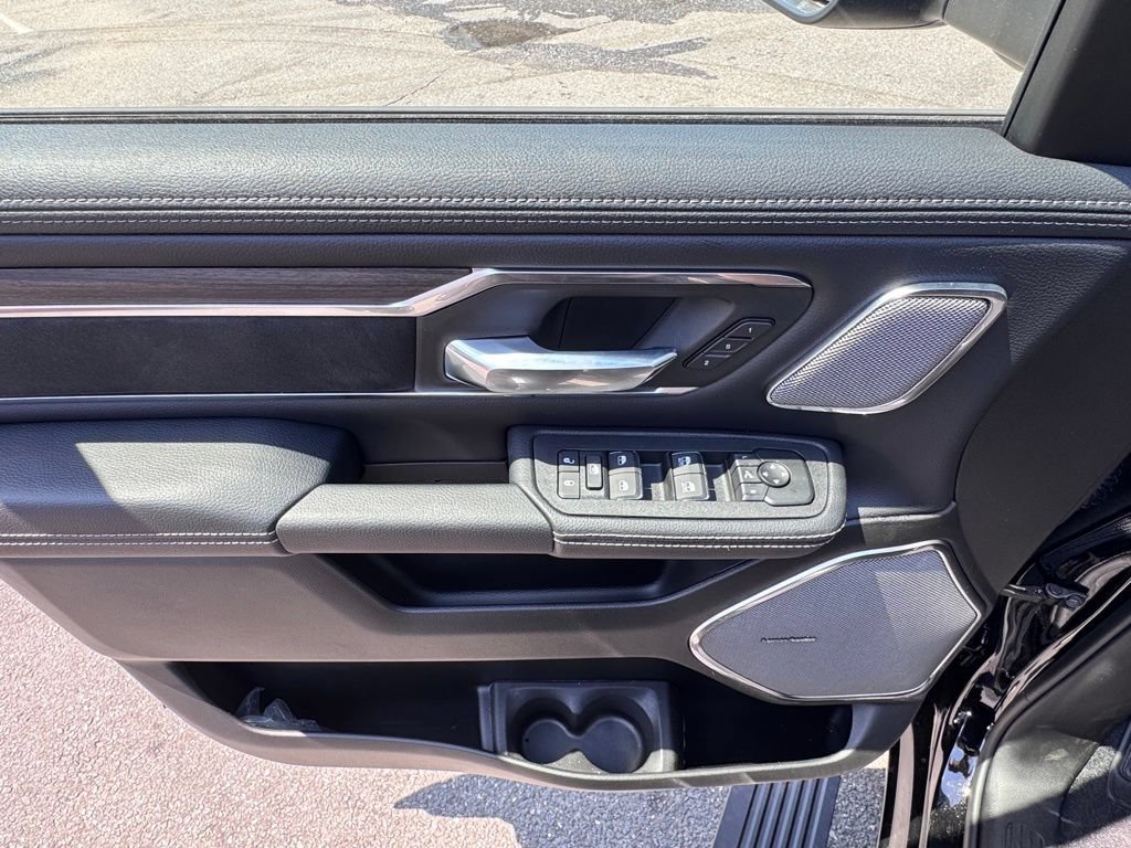 New 2026 RAM 1500 Laramie AWD/4WD image 10