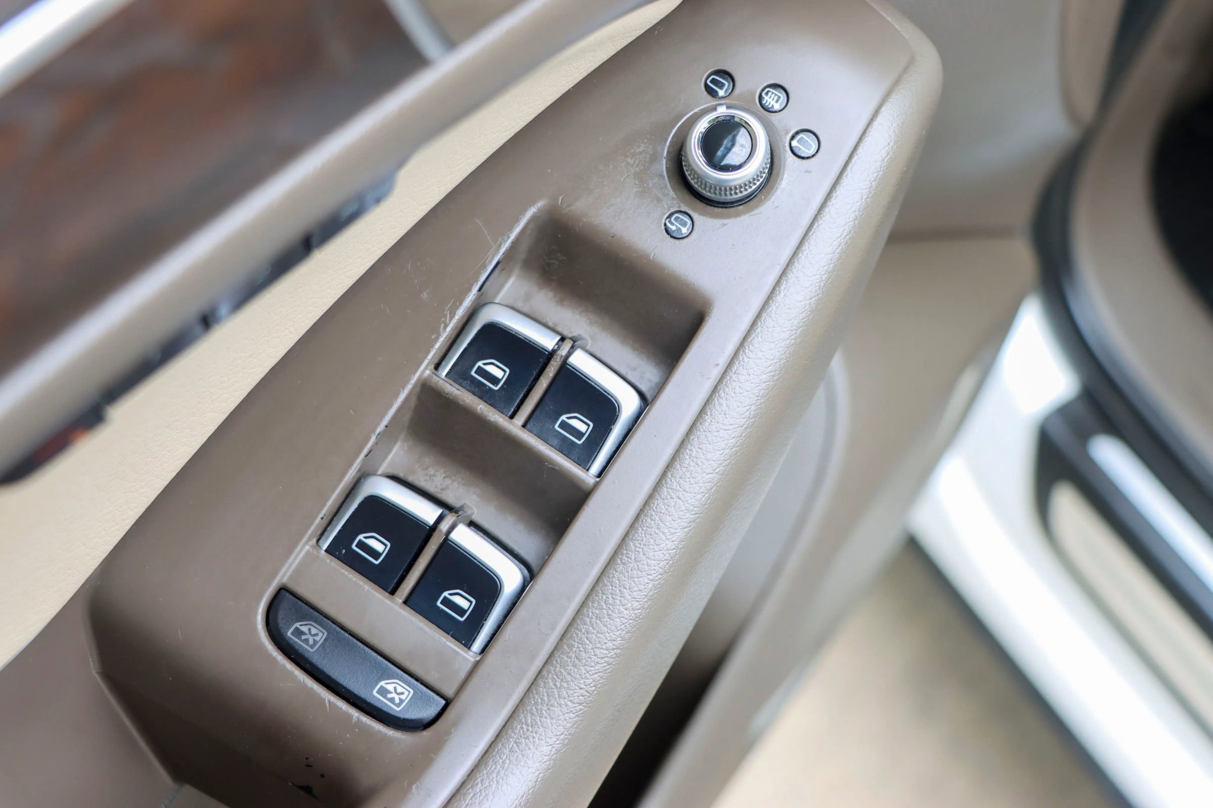 Used 2016 Audi Q5 2.0T Premium Plus w/ Technology Package image 14