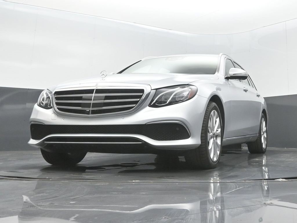 Used 2020 Mercedes-Benz E 450 4MATIC Wagon w/ Premium Package image 35