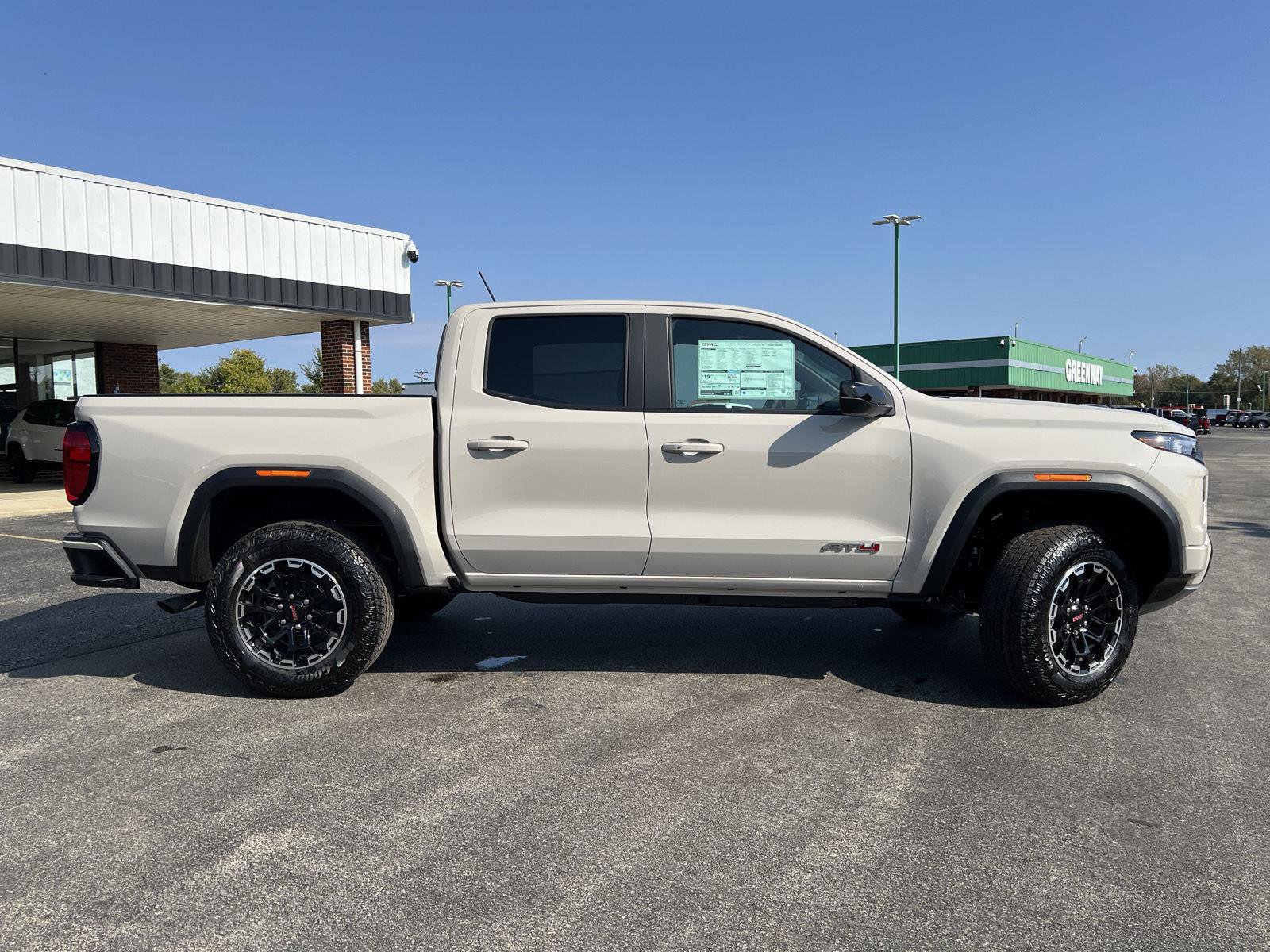 New 2026 GMC Canyon AT4 image 4