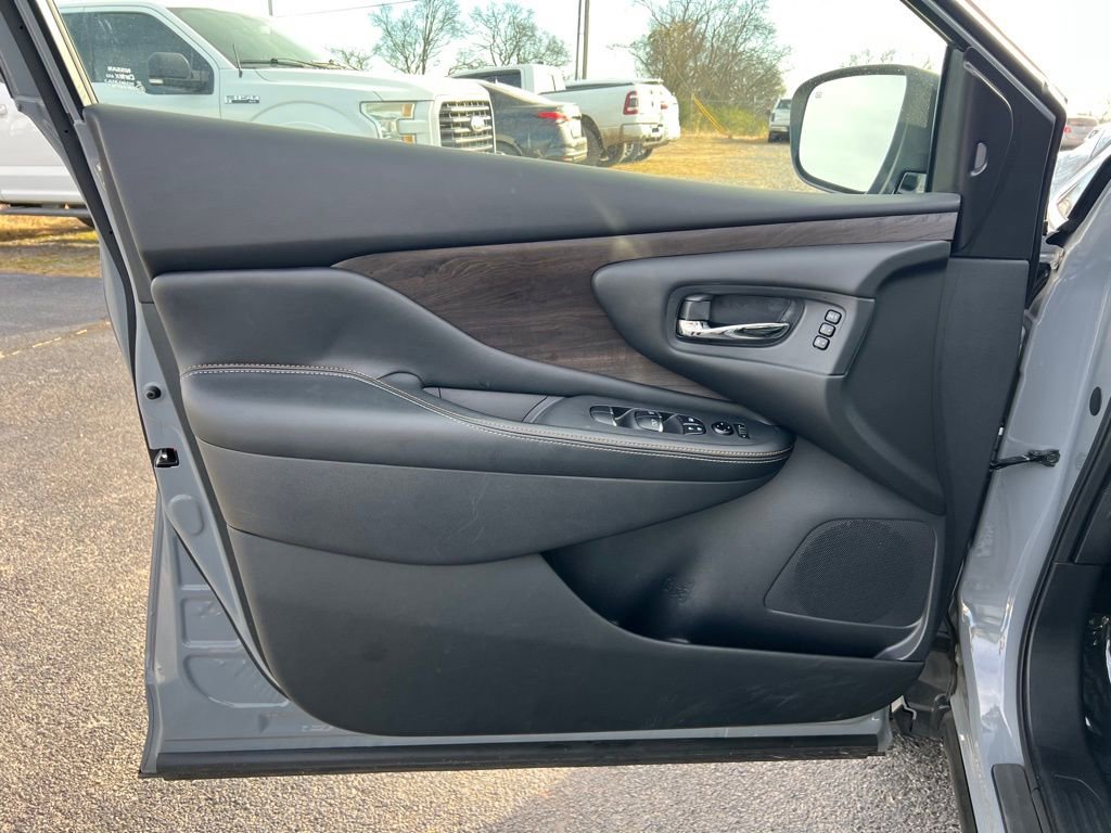 Used 2024 Nissan Murano Platinum w/ Cargo Package image 12
