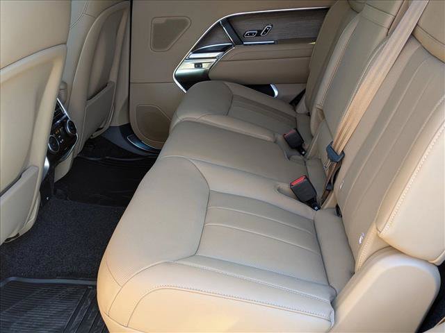 New 2026 Land Rover Range Rover Long Wheelbase SE AWD/4WD image 17