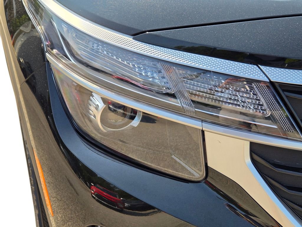 Certified 2026 Kia Seltos LX FWD image 4