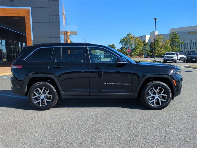 New 2025 Jeep Grand Cherokee Limited w/ Trailer Tow Package image 3